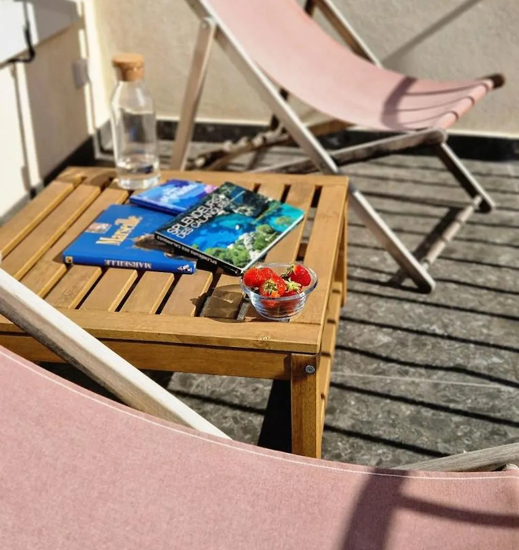 Terrasse - Hyper Centre - 2 Chambres - Parking Gratuit - Calme & Lumineux - Arrivee Autonome Marseille France