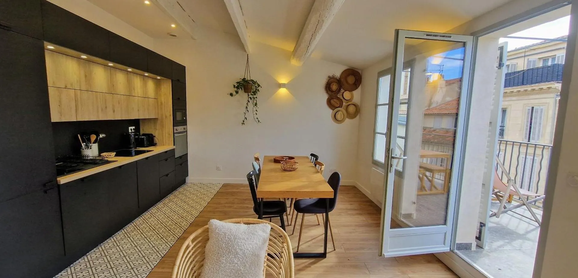 Terrasse - Hyper Centre - 2 Chambres - Parking Gratuit - Calme & Lumineux - Arrivee Autonome Marseilles 0*,