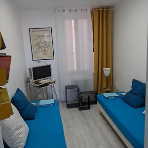  Appartement Joli T2 Meuble De 20 M² Situee A 2 Minutes A Pied Du Metro